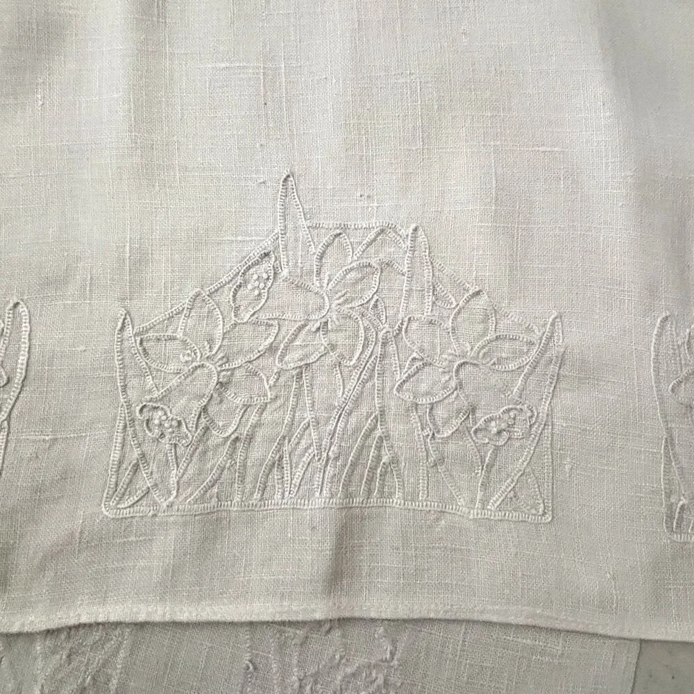 Vintage Cottagecore Linen Embroidered Dresser Scarf Shabby Decor Retro 1950s